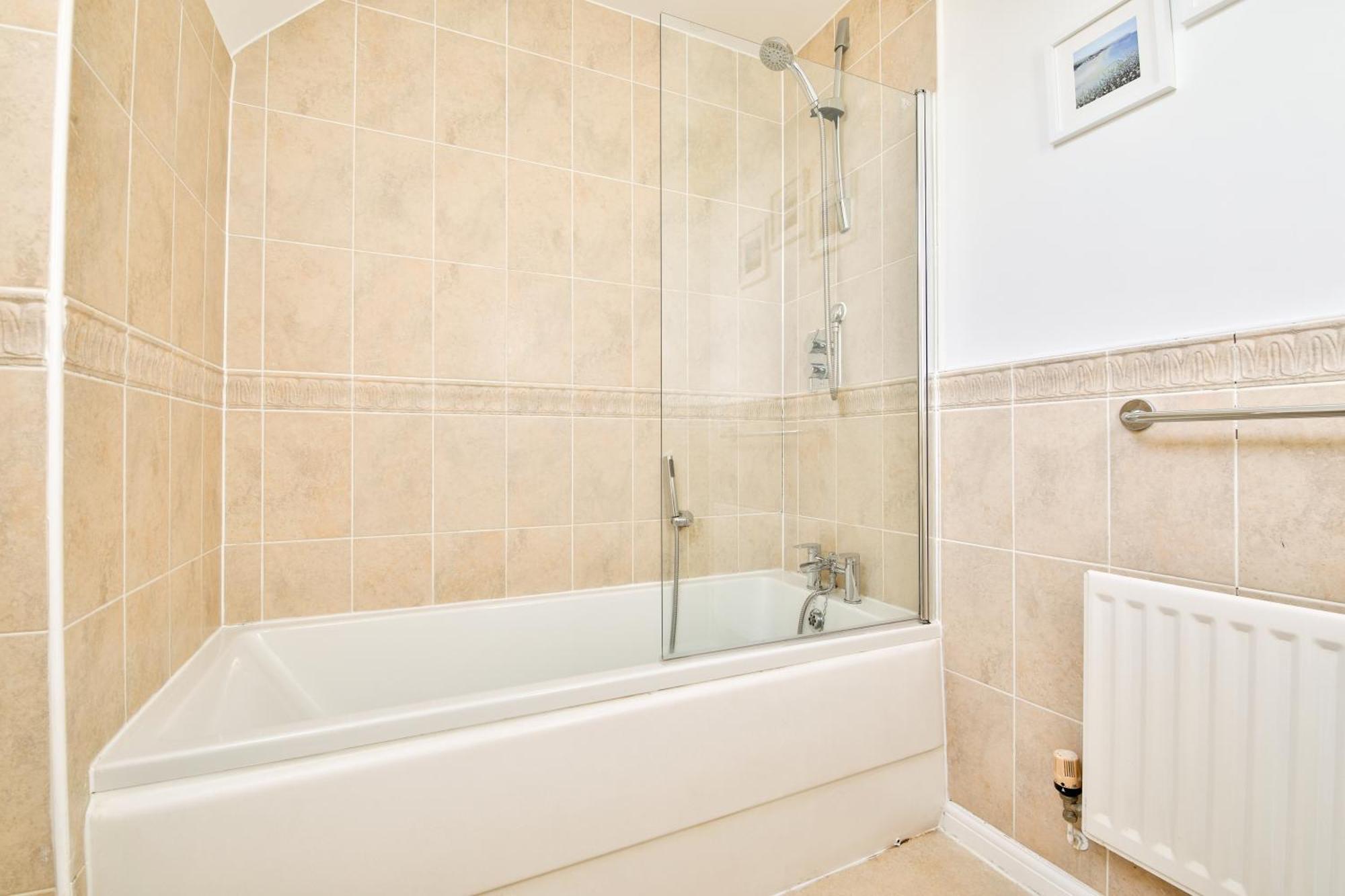 Stayright 2 Bed Beach House With Private Parking- Next To Barry Beach And Jackson Bay Exterior photo