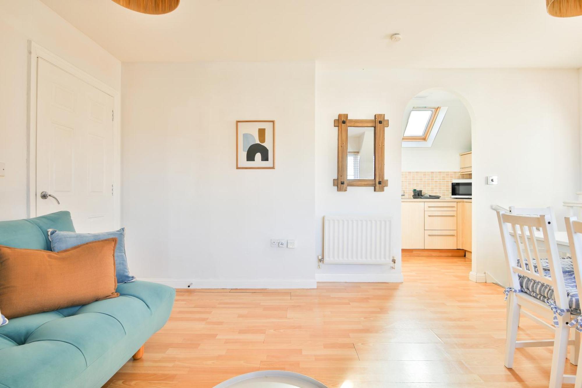 Stayright 2 Bed Beach House With Private Parking- Next To Barry Beach And Jackson Bay Exterior photo