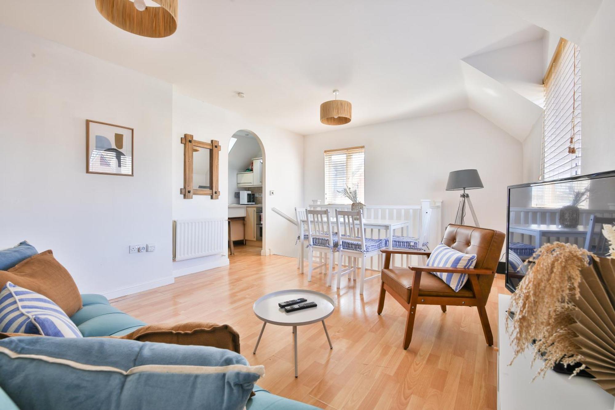 Stayright 2 Bed Beach House With Private Parking- Next To Barry Beach And Jackson Bay Exterior photo